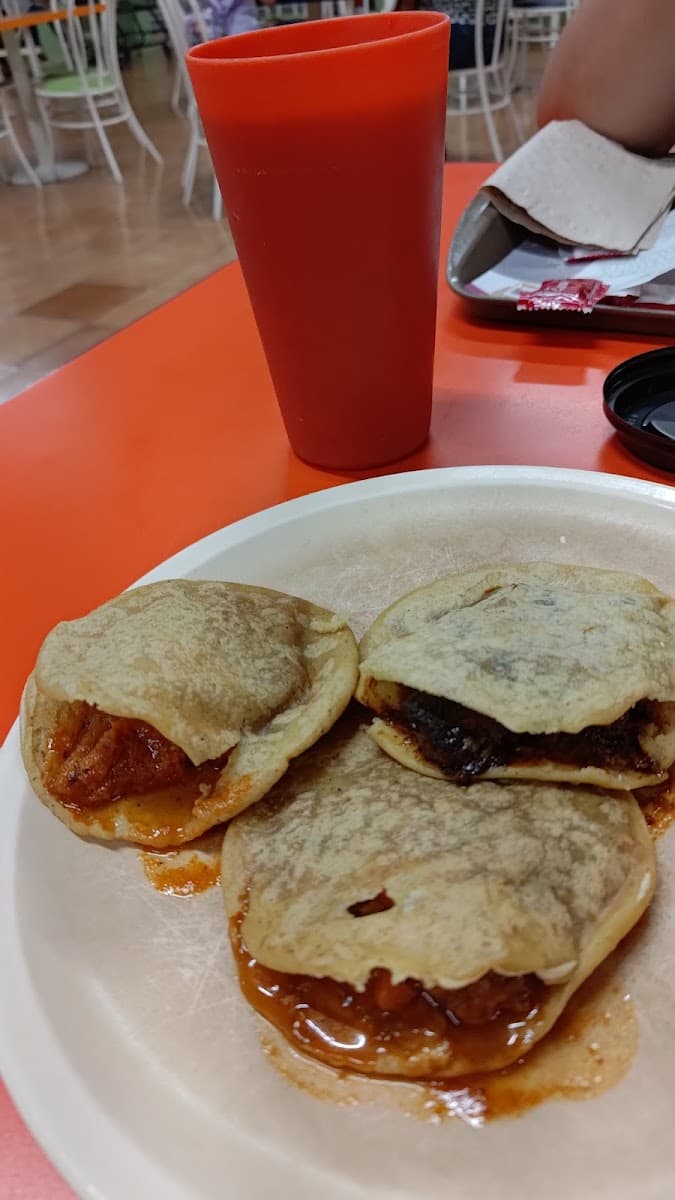 Aca Las Gordas