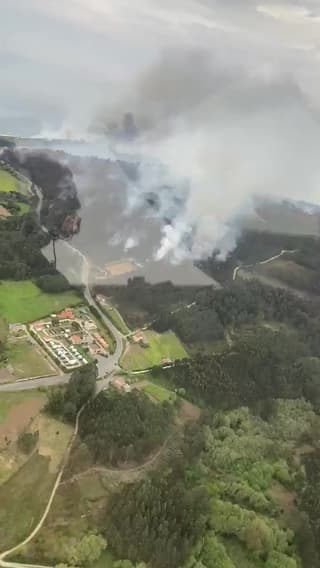 Incendio forestal A Coruña: imágenes aéreas Caion y Carballo