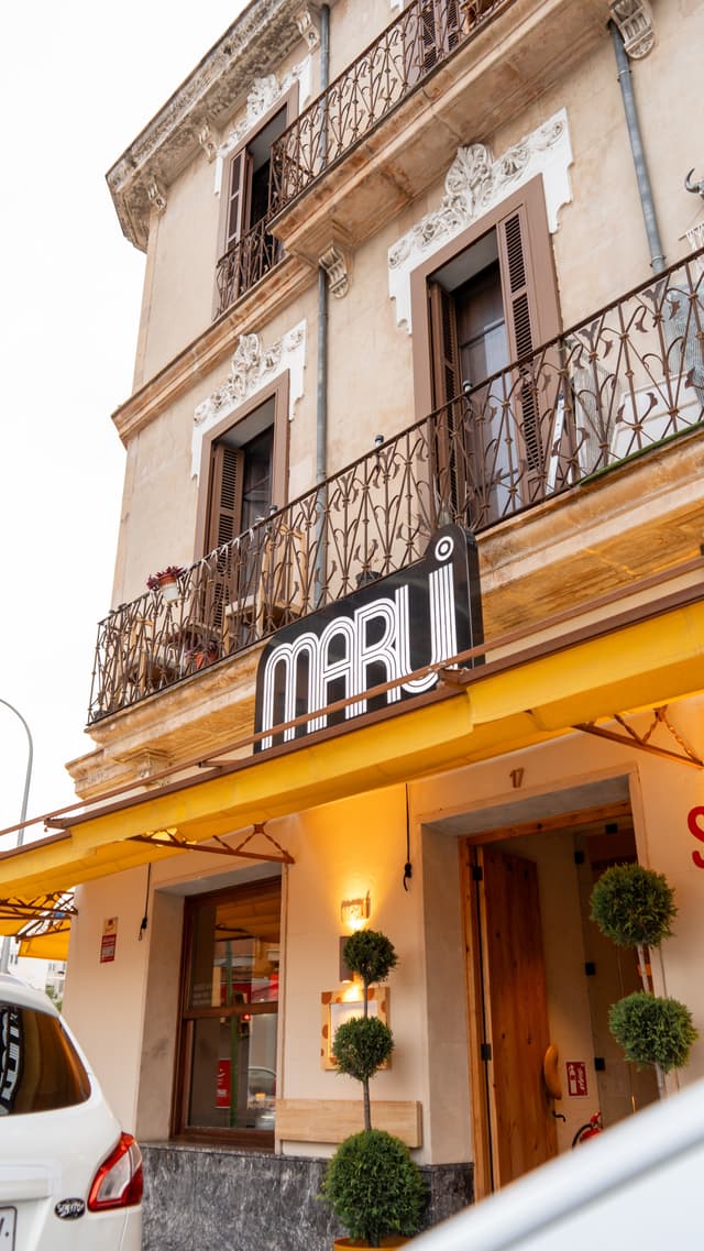 Marui Sushi Bar & Japanese Restaurant