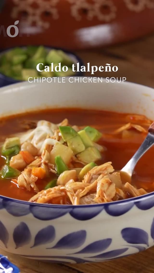 Cómo preparar caldo tlalpeño tradicional mexicano