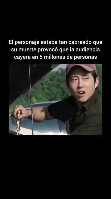 La brutal muerte de Glenn en el estreno de la temporada 7 de The Walking Dead se asocia ampliamente con una fuerte caída en la audiencia de aproximadamente 5 millones de personas. El episodio atrajo a alrededor de 17 millones de espectadores, impulsado por la emoción del final en suspenso, p...