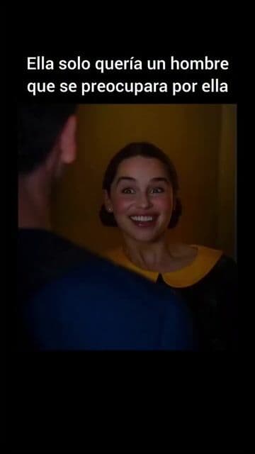 Yo antes de ti cuenta la conmovedora y emotiva historia de Louisa "Lou" Clark, una joven alegre de un pequeño pueblo que acepta un trabajo como cuidadora de Will Traynor, un joven banquero adinerado que quedó paralizado
