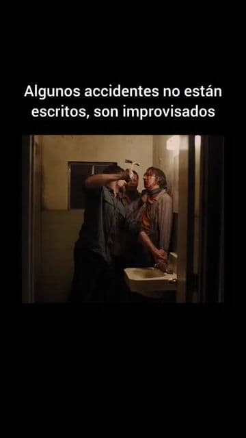 Hugh Jackman rompiendo el muro fue en realidad improvisado En la escena del interrogatorio emocionalmente brutal donde Keller Dover rompe un fregadero, el colapso de Hugh Jackman fue tan real que aterrorizó al equipo. N