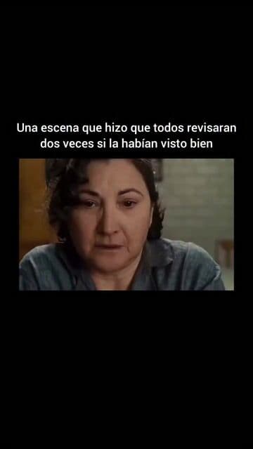 Una teoría común (spoilers) en esta escena es que Teddy está traumatizado por el agua debido a eventos pasados, y su cerebro básicamente está sintonizándolo subconscientemente. Teniendo en cuenta las tragedia