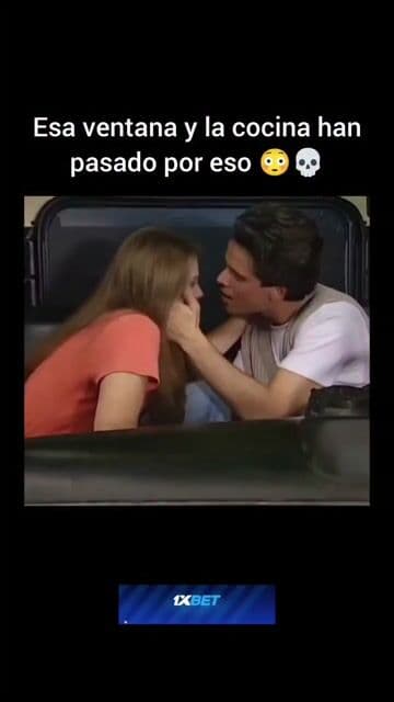 En 'Full House', la primera escena grabada con las gemelas Olsen como Michelle se realizó en el icónico set de San Francisco. El ambiente familiar de la serie ayudó al elenco a crear una química natural fuera y dentro de cámaras.