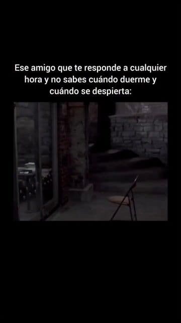 "El silencio de los inocentes" (1991). La joven estudiante de la academia del FBI, Clarice Starling, busca la opinión del brillante psiquiatra Dr. Hannibal Lecter para resolver un caso psicológico muy co