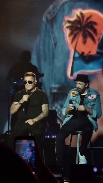 
🎤💃 “Bachata Rosa” en directo y con dos leyendas — Alejandro Sanz y Juan Luis Guerra en el Movistar Arena 😍✨
Un momentazo de esos que te erizan la piel 🫶 ¿Quién más habría querido estar ahí? 💫

#BachataRosa #AlejandroSanz #JuanLuisGuerra #