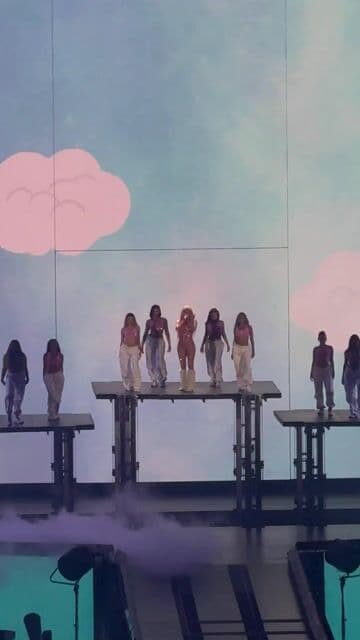 Momento muy coreado en el show de Karol G, se siente un himno colectivo✨