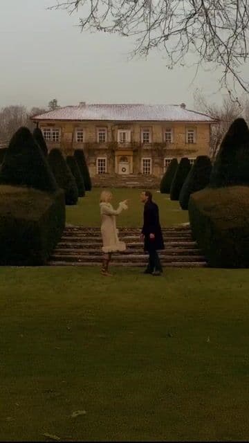 Dos chicas se intercambian sus casas y viven una historia de amor (a su manera). No puedes perderte esta película♥️✨🙌🏽