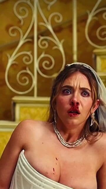 En la temporada 3 de 'Euphoria', Cassie Howard protagonizó una controvertida escena durante su boda con Nate. El equipo cambió el guion original para resaltar el contraste entre la histeria de Cassie y la violencia en segundo plano.

 #