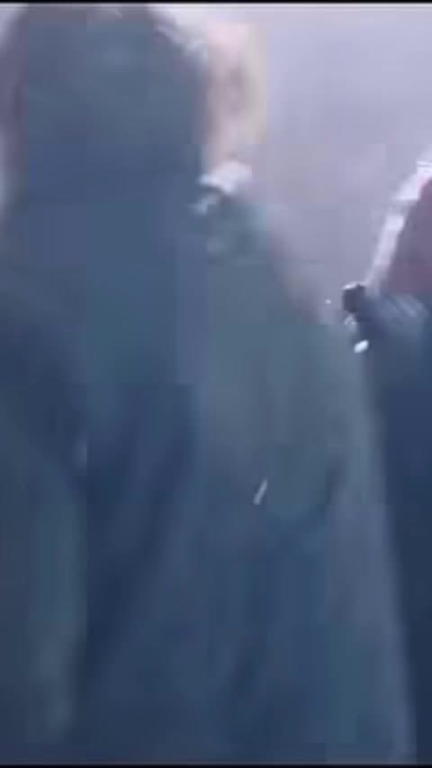 Secuencia continua de 21 minutos de acción real con helicóptero y persecución en tren en este thriller de 2023 dirigido por Sam Hargrave.
