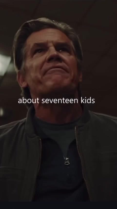 Zach Cregger creó 'Weapons' tras perder a su amigo Trevor Moore. La escena refleja cómo la desaparición de 17 niños revela heridas profundas en el pueblo y el lado más oscuro de la comunidad.