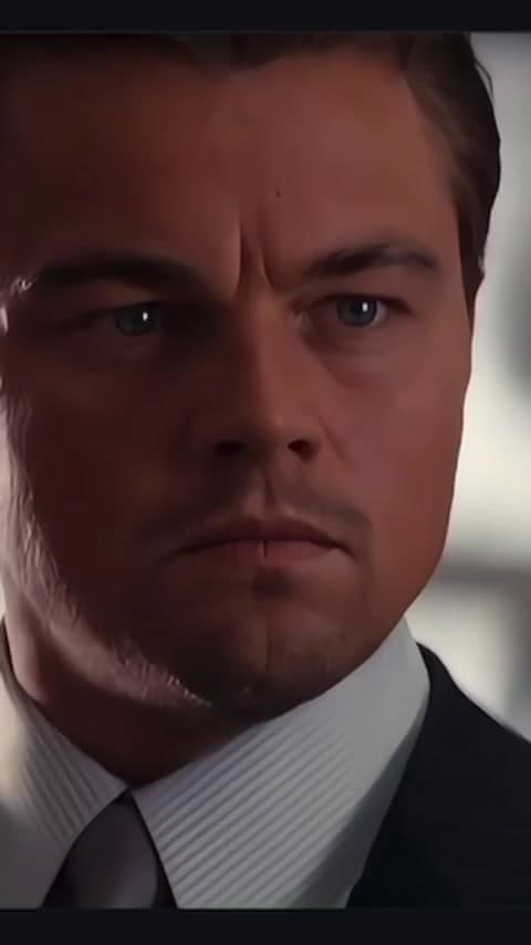 En la escena final de 'Inception', Dom Cobb deja girar su peonza sin ver si cae, simbolizando que ya no necesita distinguir entre realidad y sueño. Christopher Nolan buscaba que la ambigüedad fuera parte esencial del cierre.