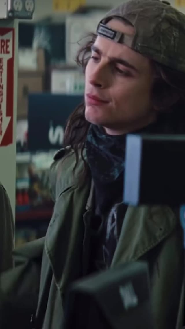 Durante una escena de 'Don't Look Up' (2021), Jennifer Lawrence realmente fumó marihuana en el set para meterse en su papel de Kate, lo que llevó a varias bromas de sus compañeros de reparto como Timothée Chalamet.