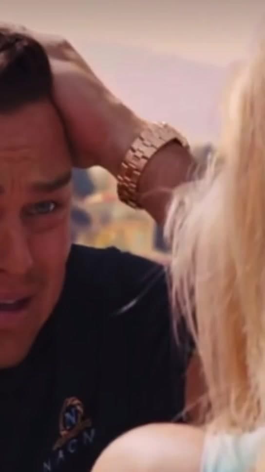 La escena del yate hundiéndose en 'The Wolf of Wall Street' se basó en hechos reales, incluyendo un rescate de la marina italiana. Margot Robbie ganó menos que Leonardo DiCaprio pero superó a Jonah Hill por su papel.
