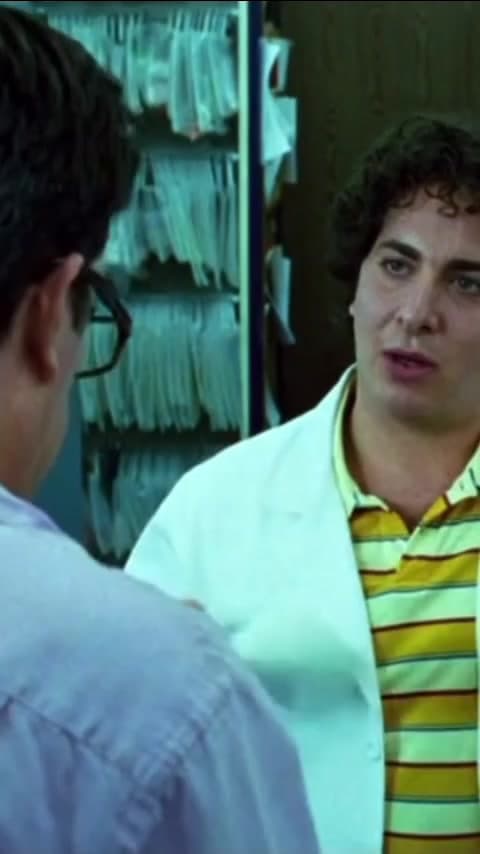 La escena más tensa de 'Hangover Part 3' ocurre en la farmacia, donde Stu intenta justificar una receta sospechosa. La película concluye la trilogía en Las Vegas con un tono más oscuro y la intervención de Alan.
