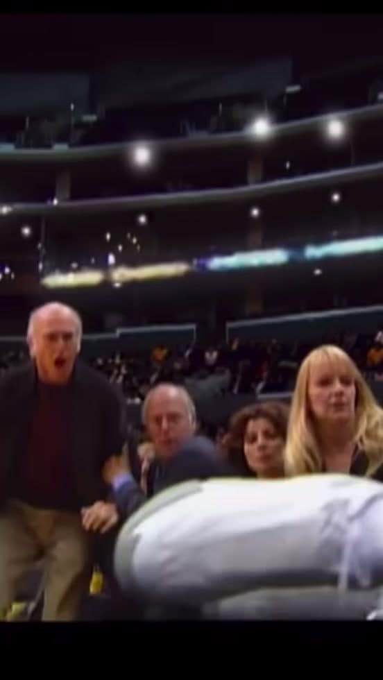 Hay personas que parecen haber sido maldecidas con la ley de Murphy: si algo tiene la posibilidad de salir mal, saldrá mal. Larry David se considera una de ellas. El creador y productor de Seinfield, una de los programas más laureado