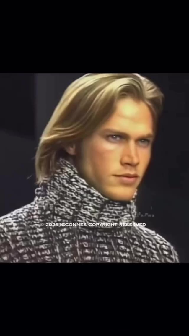 Antes de ser Smith Jerrod en 'Sex and the City', Jason Lewis triunfó en campañas de moda de los 90. Su personaje marcó la temporada 6 y las películas, volviéndose icónico en el reparto de la serie.