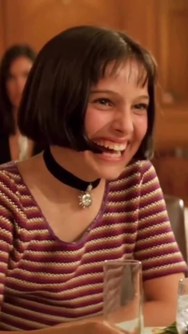 En 'Léon: The Professional', una escena donde Mathilda pide a Léon ser su amante fue eliminada tras mal recibimiento. Este corte cambió el debate sobre Natalie Portman y la visión de Luc Besson en el film.