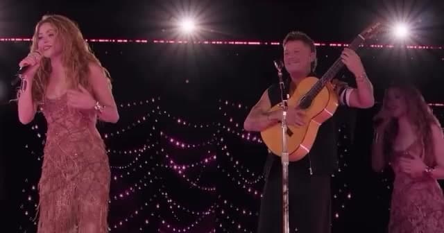 En el Macondo Park de Madrid, Alejandro Sanz interpretó 'Corazón Partido' junto a Shakira durante la gira 'Las Mujeres Ya No Lloran World Tour 2026', generando uno de los duetos más emotivos del año.