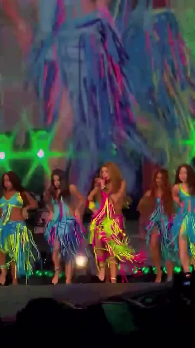 Dai Dai de Shakira y Burna Boy en vivo