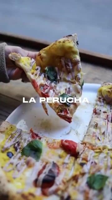 Hot Now sorprende con su pizza vegana de pistacho, premiada en 2022. Una opción innovadora y deliciosa en el barrio de Chueca.

#HotNowMadrid #PizzaVegana #InnovaciónCulinaria #ChuecaEats #PizzeríaCreativa