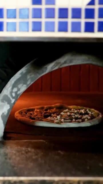 Baldoria, en el barrio de Salamanca, ofrece pizzas napolitanas artesanales con un toque moderno. Reconocida como la 5ª mejor pizzería de Europa en 2024.

#BaldoriaMadrid #PizzaNapolitana #TopPizzaEurope #MadridFoodie #PizzeríaPremiada