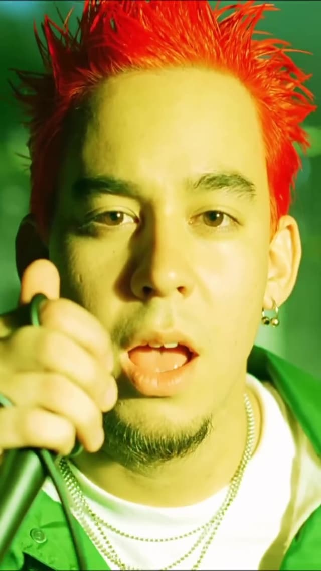 Linkin Park fusiono frustracion pura, riffs afilados y emocion inigualable en un tema que definio a toda una generacion.
