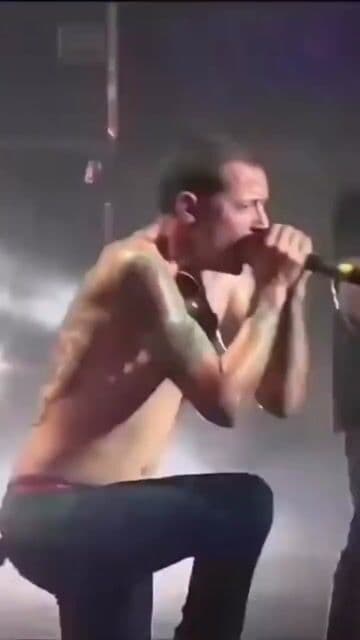 Linkin Park llevo la intensidad al limite con un tema que es pura descarga de frustracion y energia.
