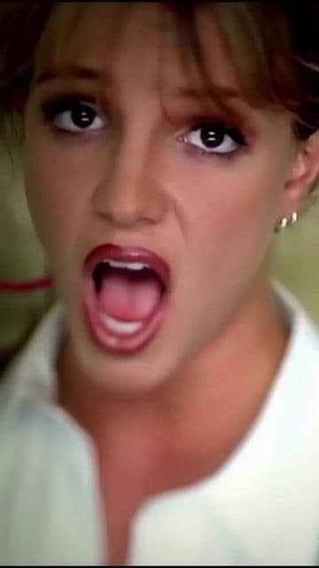 Britney Spears lanzo el tema que cambio el pop para siempre con un clasico que definio los 90.