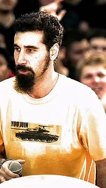 System of a Down mezclo caos, genialidad y emocion pura en una de las explosiones mas iconicas del rock.