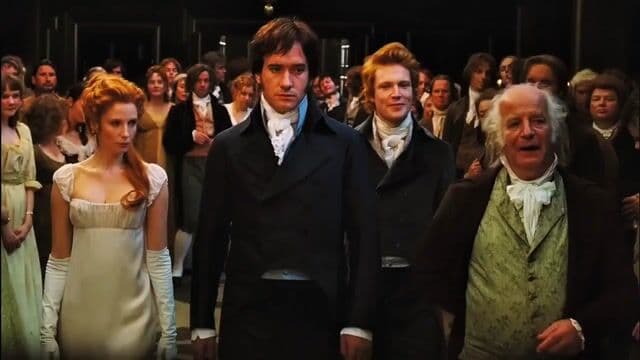 La película captura el viaje de Elizabeth y Darcy en la Inglaterra del XIX, tocando temas de orgullo, prejuicio y el amor que desafía las normas sociales.