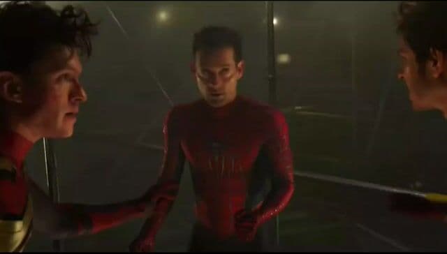 En 'Spider-Man: No Way Home' (2021), la llegada de los Spider-Man de otros universos se filmó en secreto, sorprendiendo incluso a parte del equipo. Esta escena es clave en la película y en el multiverso Marvel.