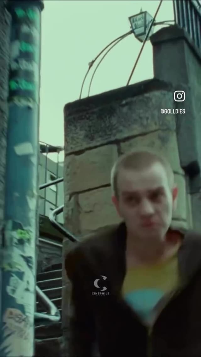 Caos, drogas y cultura pop noventera Adaptación brutal del libro de Irvine Welsh. Cine británico puro: crudo, estilizado y con una banda sonora icónica.