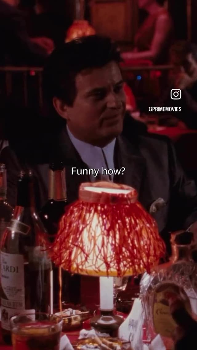 Dirigida por Scorsese, revolucionó el género con ritmo frenético y realismo. Ray Liotta, Pesci y De Niro en estado puro.