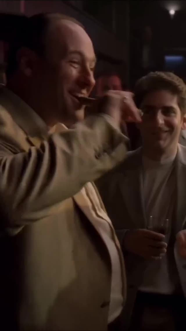 Revolucionó la TV con su complejidad. Tony Soprano es leyenda. 21 premios Emmy y 5 Globos de Oro lo avalan.