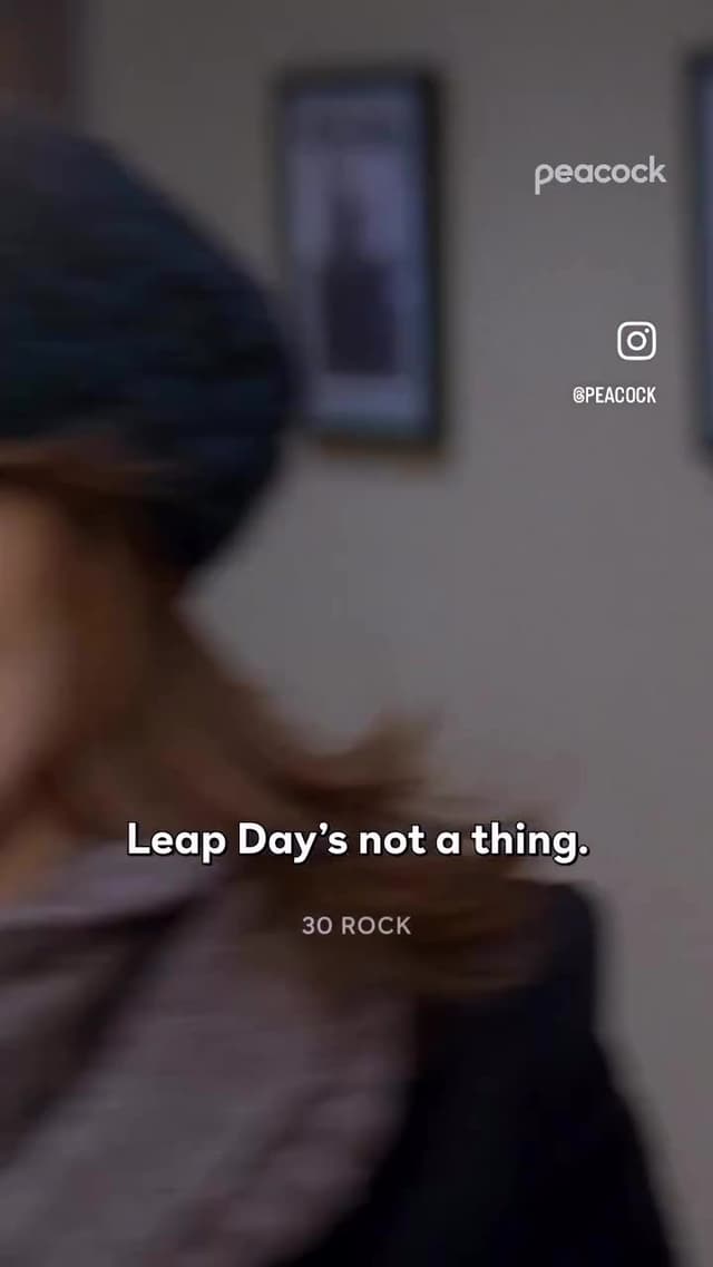 Sátira brillante del mundo televisivo creada por Tina Fey. Humor rápido, referencias pop y personajes únicos. Imperdible para amantes de la comedia inteligente.