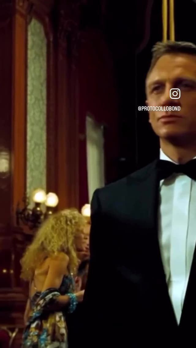 Daniel Craig revitaliza a 007 con más músculo, menos gadgets y puro cine noir de acción. Bond jamás fue tan crudo.