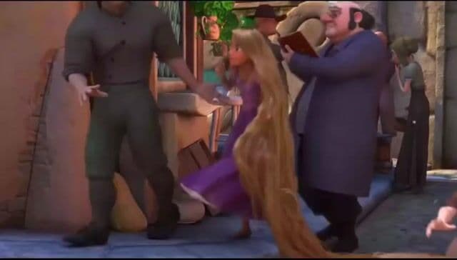 En 'Tangled', cada hebra de cabello de Rapunzel fue animada con tecnología especial. El equipo creó nuevos programas para lograr el efecto realista de sus 21 metros de melena, marcando un hito en películas animadas de Disney.