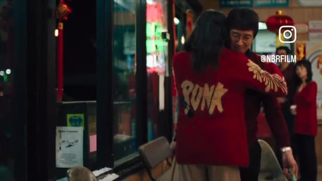 Ganadora del Oscar. Una comedia sci-fi que rompe todas las reglas. Caótica, profunda y desternillante.