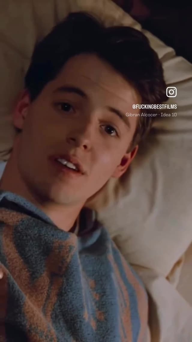 El día libre más famoso del cine. Ferris se convirtió en símbolo de libertad adolescente. Un clásico de John Hughes.