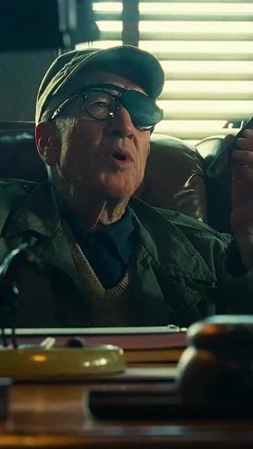 David Lynch interpretó a John Ford en 'The Fabelmans' (2022), recreando el icónico consejo que Ford dio a Steven Spielberg sobre la composición de una escena. Fue la última aparición de Lynch en pantalla antes de su fallecimiento en 2025.