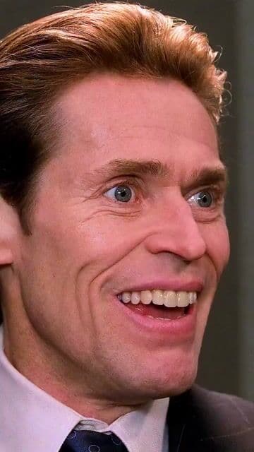 La icónica escena de Norman Osborn en 'Spider-Man' cobra fuerza cuando Willem Dafoe se escucha en alemán, japonés o hindi. Un ejemplo de doblaje impactante en la saga de películas Spider-Man.