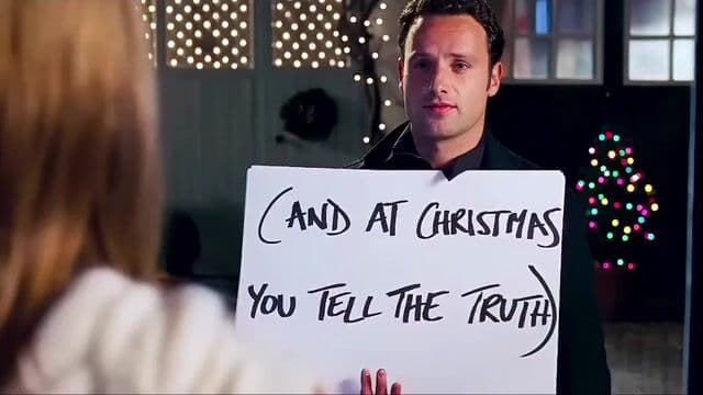 Richard Curtis proyectó en 'Love Actually' la idea de que el amor es la norma. Veinte años después, su energía sigue marcando la pauta en el cine navideño. La banda sonora y sus escenas icónicas la mantienen vigente.