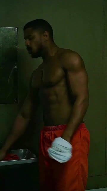 Para 'Without Remorse' (2021), Michael B. Jordan entrenó en tácticas militares y combate cuerpo a cuerpo, superando la preparación física de 'Creed' o 'Black Panther'. La banda sonora es del islandés Jónsi.