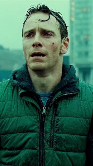 En 'Shame' (2011), Michael Fassbender transmite el dolor de Brandon gracias a la decisión de Steve McQueen de no cortar la escena, haciendo que el espectador sienta la misma tensión. Una de las escenas más poderosas del cine de la década.