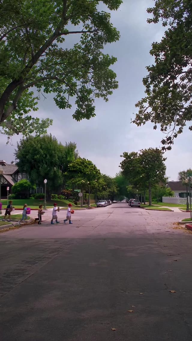 En el rodaje de 'Cheaper by the Dozen', la química del reparto influyó en el ambiente familiar de la famosa escena en la cocina, algo que los directores buscaban para reflejar el caos real de una familia numerosa.