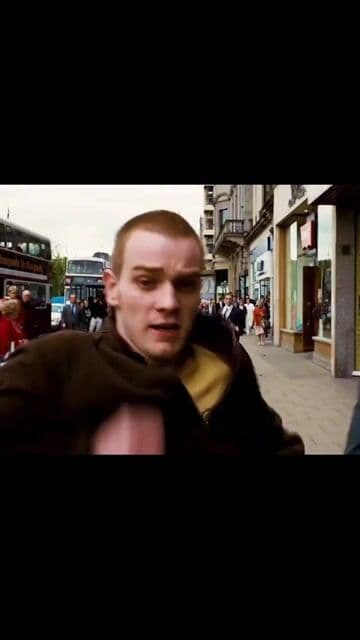 Descubre cómo 'Trainspotting' transformó el cine británico y por qué su significado sigue resonando. Ewan McGregor perdió 26 kilos para este papel icónico. ¿Sabías que se grabó en una fábrica abandonada? ¿Dónde verla hoy
