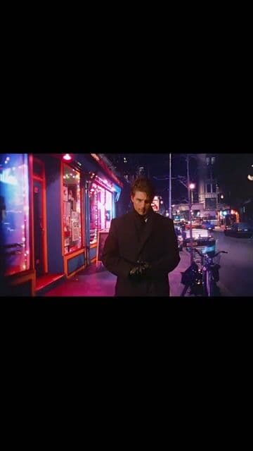 Descubre el significado de 'Eyes Wide Shut', conoce su reparto, la visión de Stanley Kubrick como director y dónde ver la película online en español. Referente para los amantes del cine psicológico.