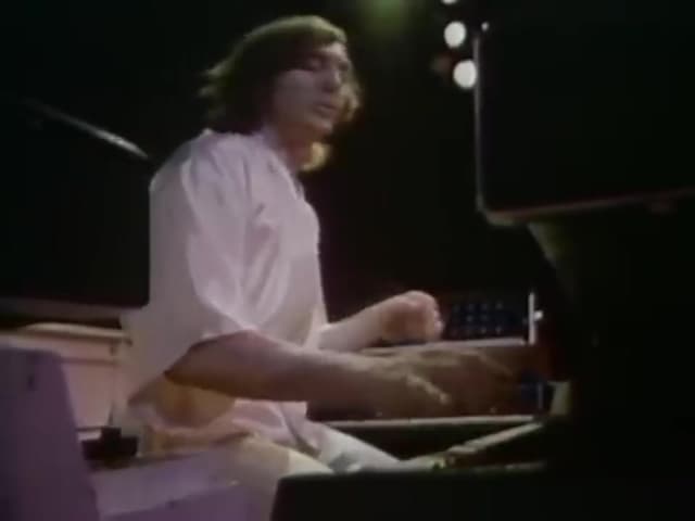 Pura energía positiva de principio a fin. Jeff Lynne y ELO tenían un sonido que nadie más podía tocar, y esta canción es el mejor ejemplo de esa mezcla de rock, pop y orquesta.
